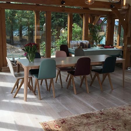 Heathrow Cottages Стейнс Экстерьер фото