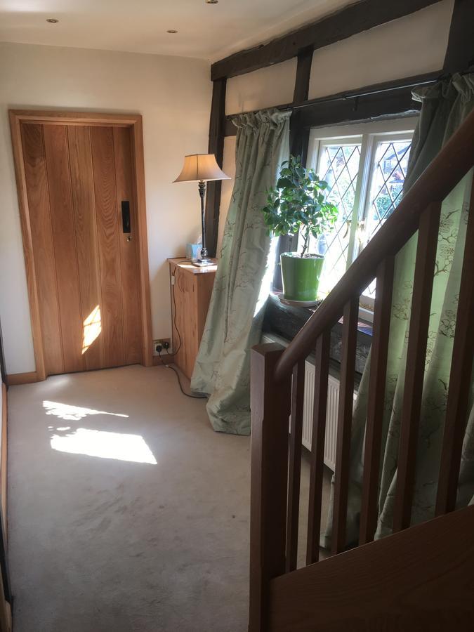 Heathrow Cottages Стейнс Экстерьер фото